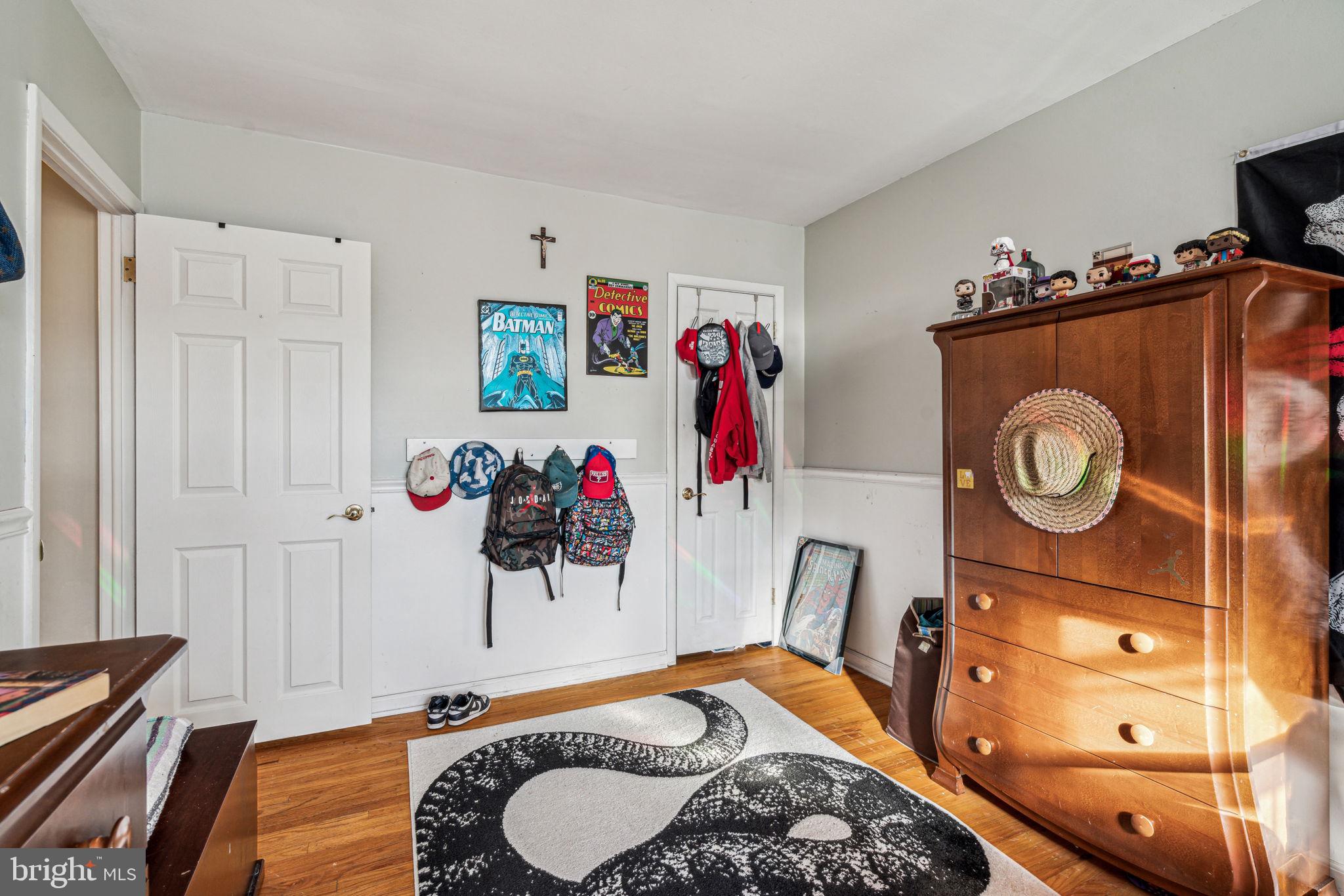 10111 N Canterbury Rd