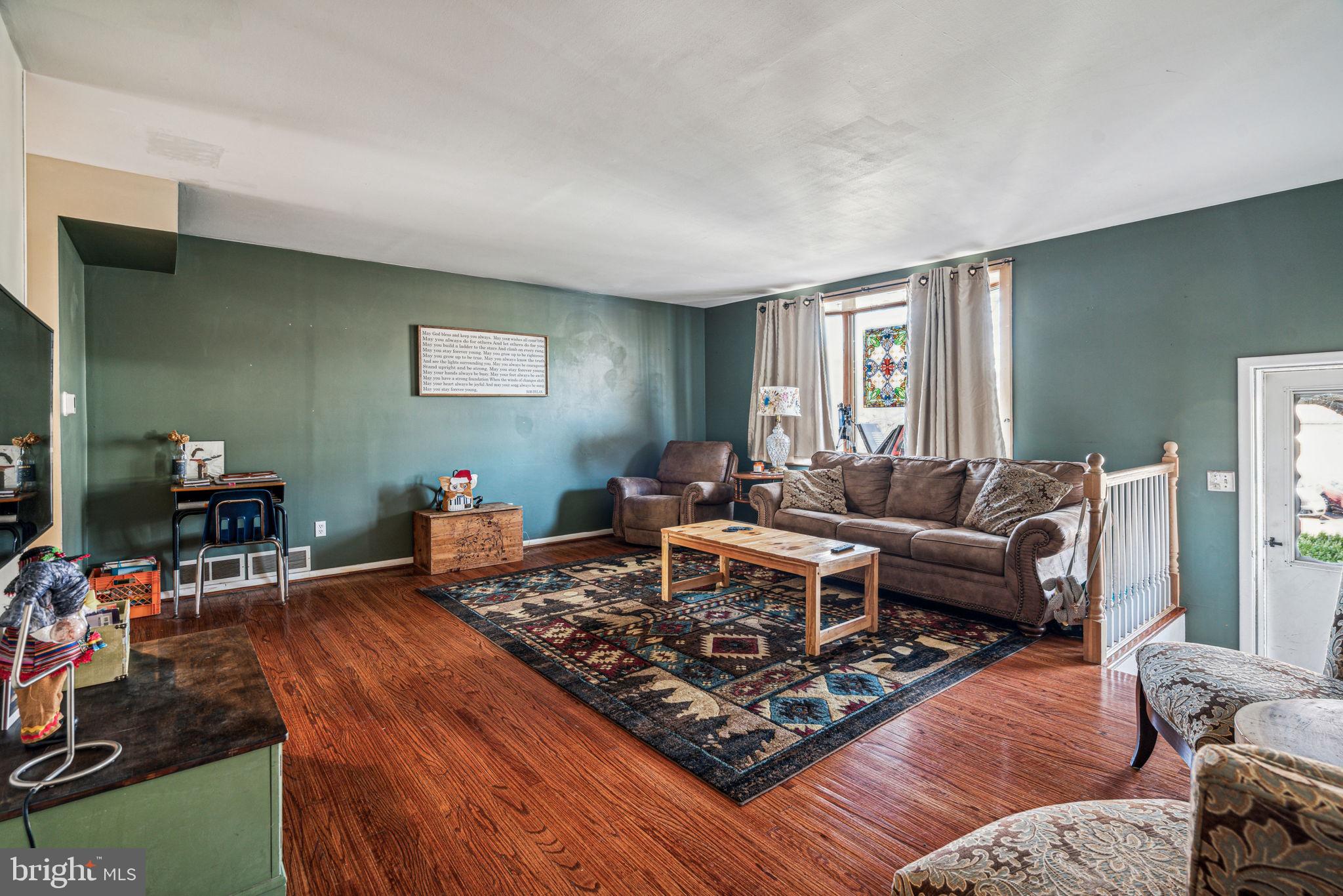 10111 N Canterbury Rd