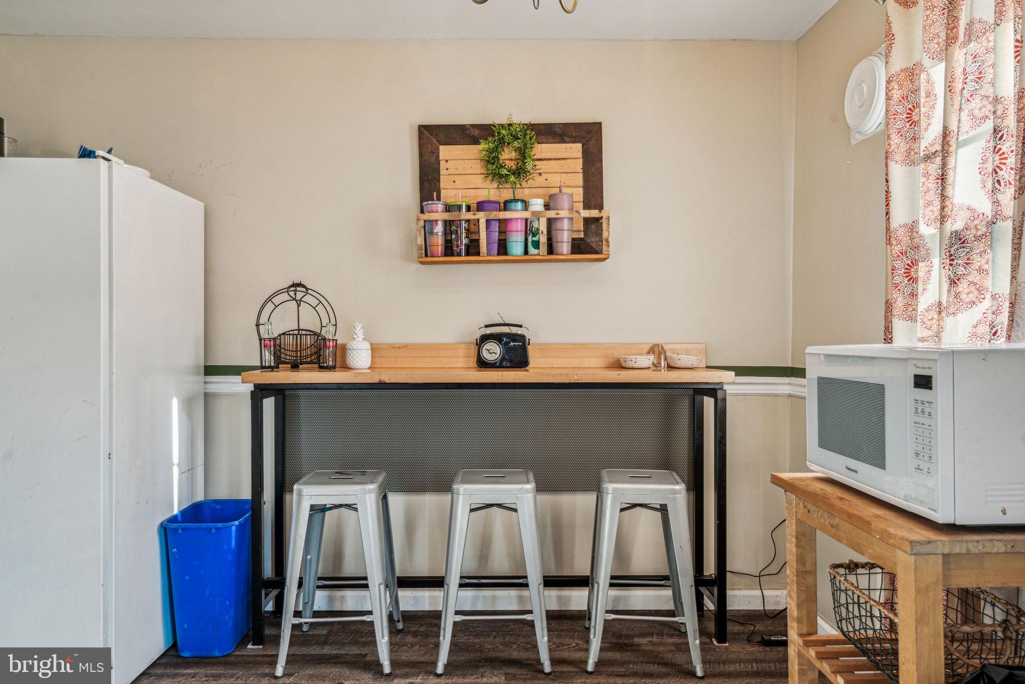 10111 N Canterbury Rd