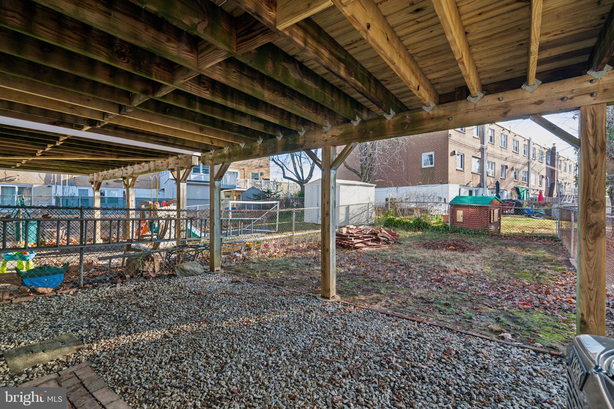 10111 N Canterbury Rd