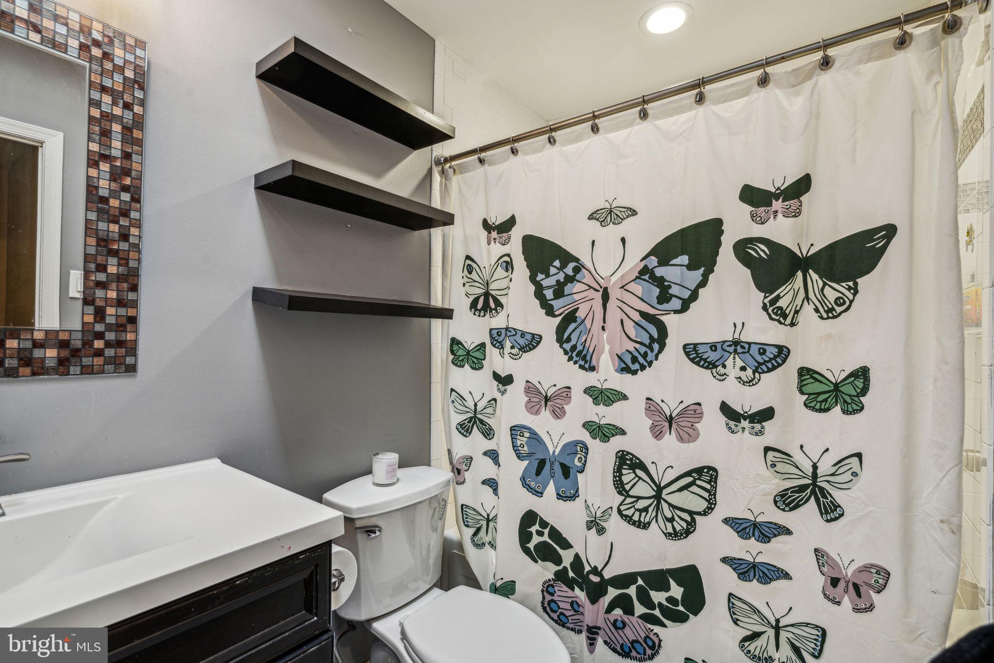 10111 N Canterbury Rd