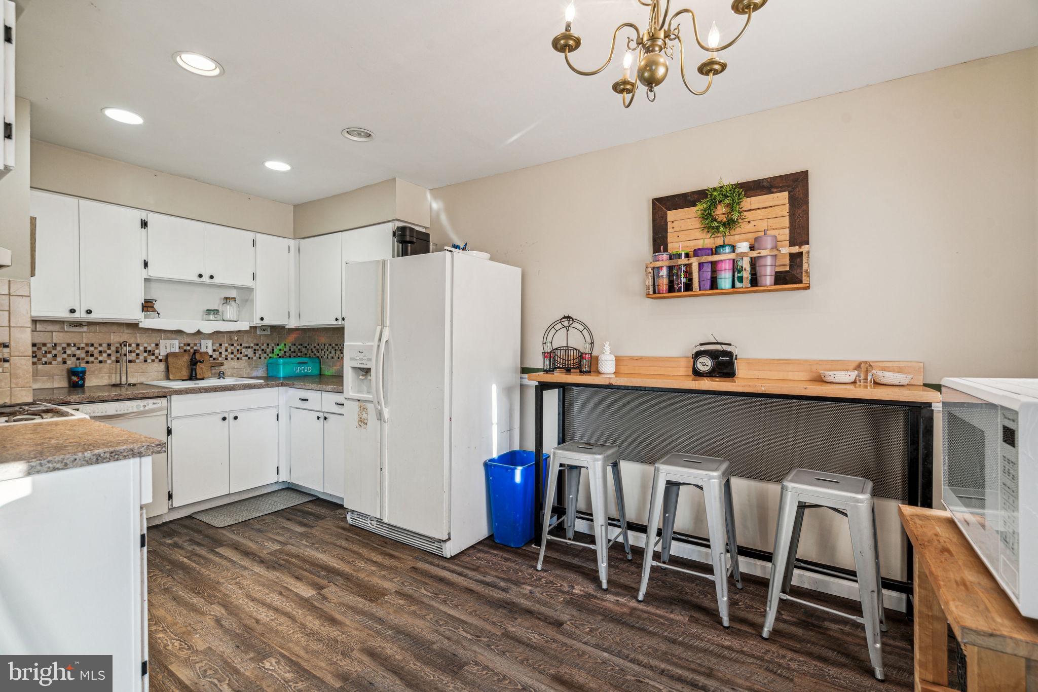 10111 N Canterbury Rd