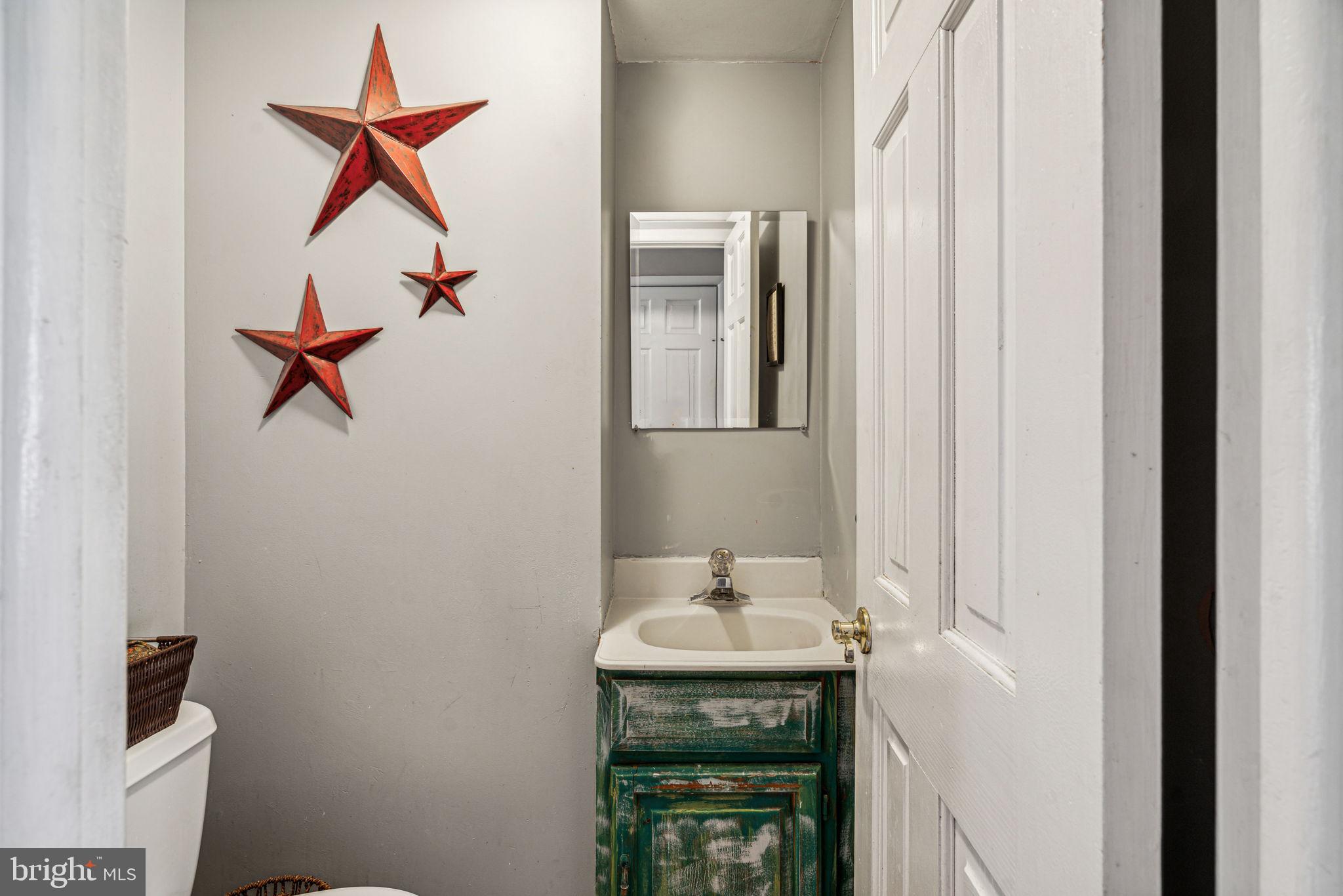 10111 N Canterbury Rd