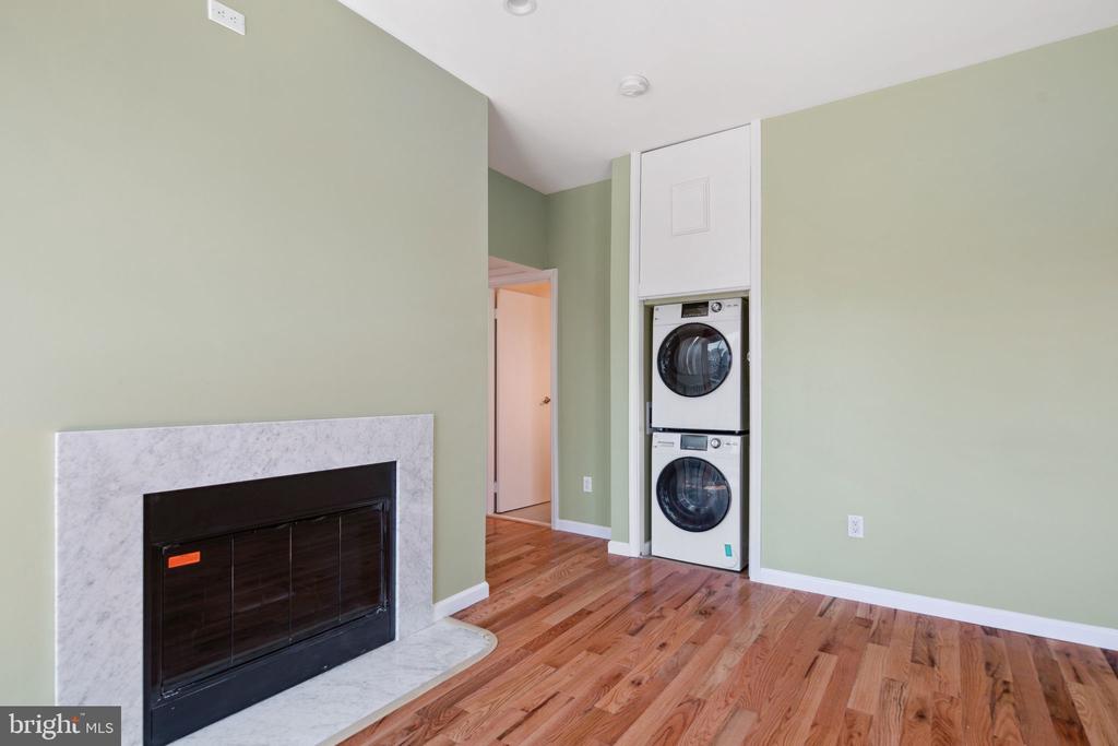 102-22 CHURCH ST #406