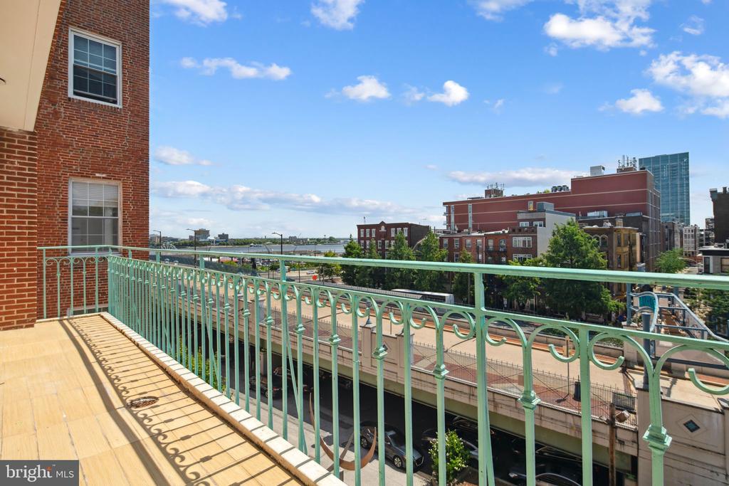 102-22 CHURCH ST #406