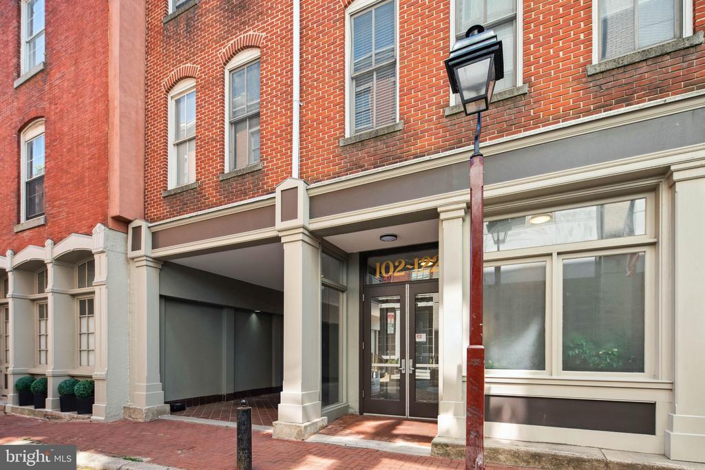 102-22 CHURCH ST #406