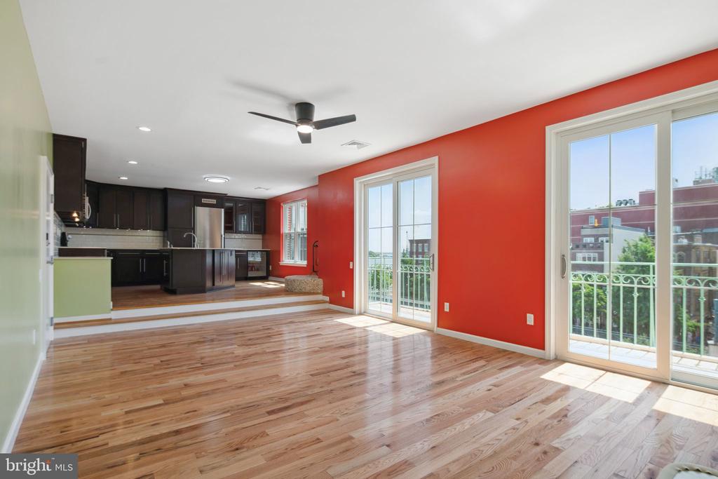 102-22 CHURCH ST #406