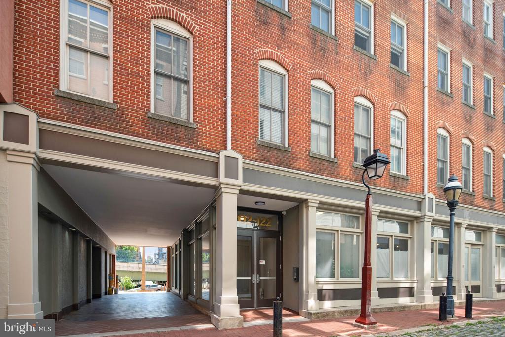 102-22 CHURCH ST #406