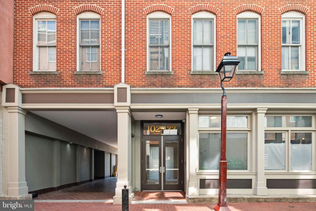 102-22 CHURCH ST #406
