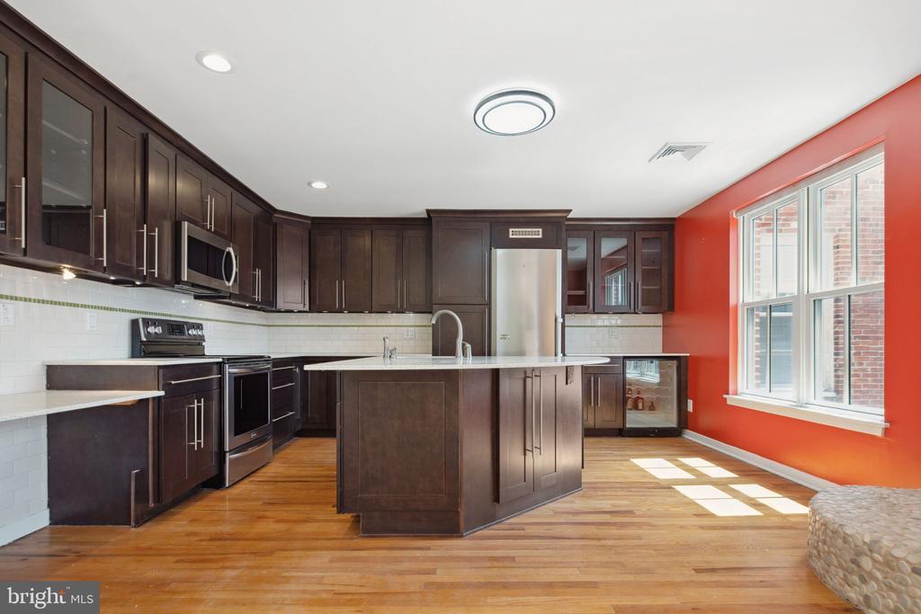 102-22 CHURCH ST #406