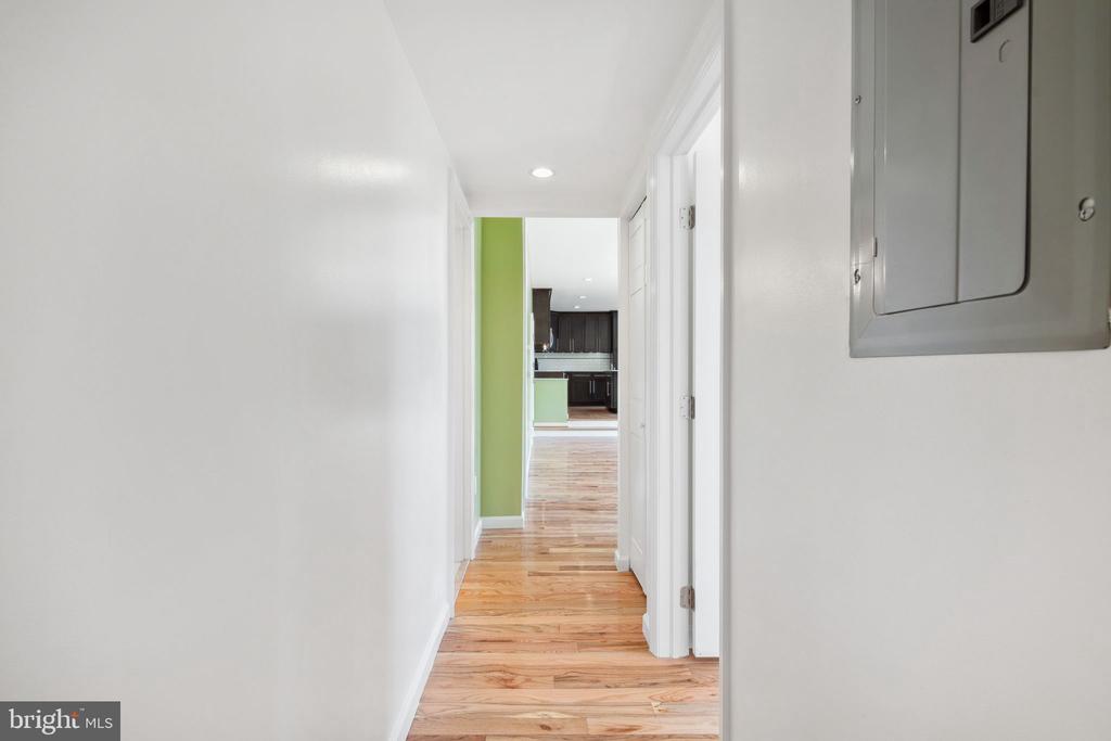 102-22 CHURCH ST #406