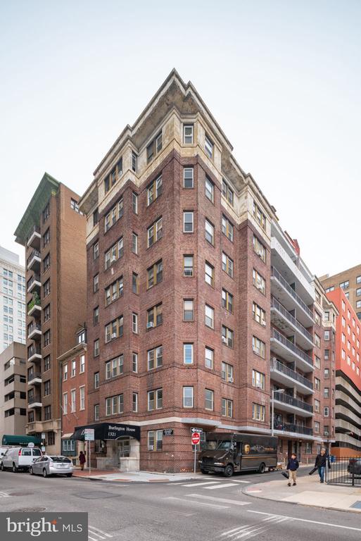 1321 SPRUCE ST #5B