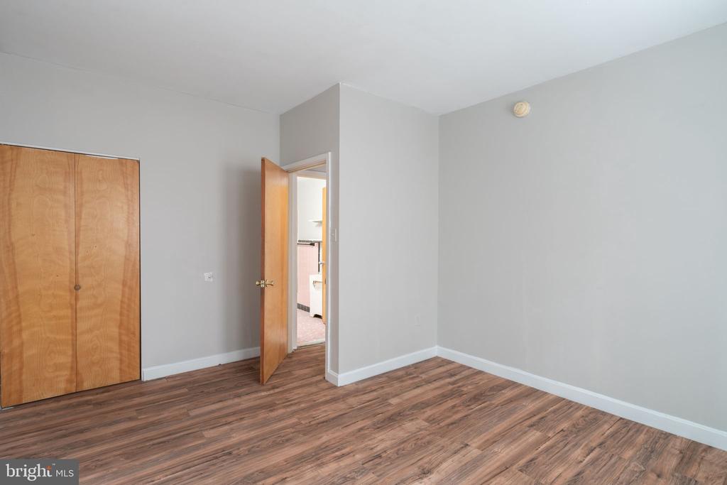 1321 SPRUCE ST #5B