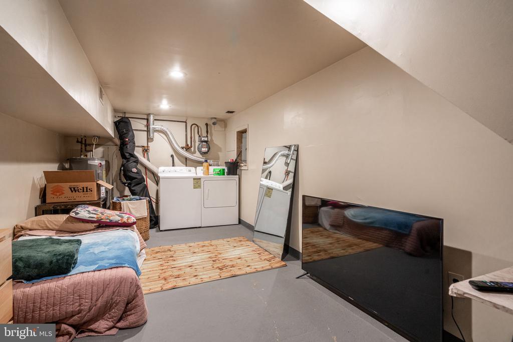 322-26 POPLAR ST #1