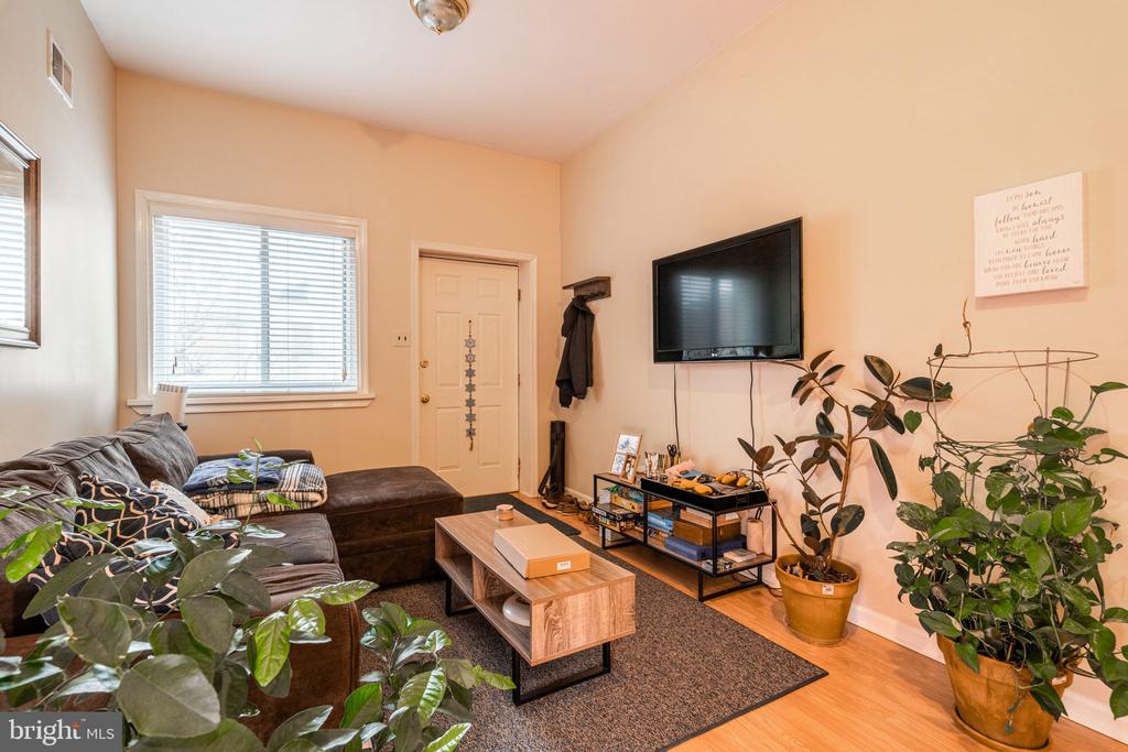 322-26 POPLAR ST #1