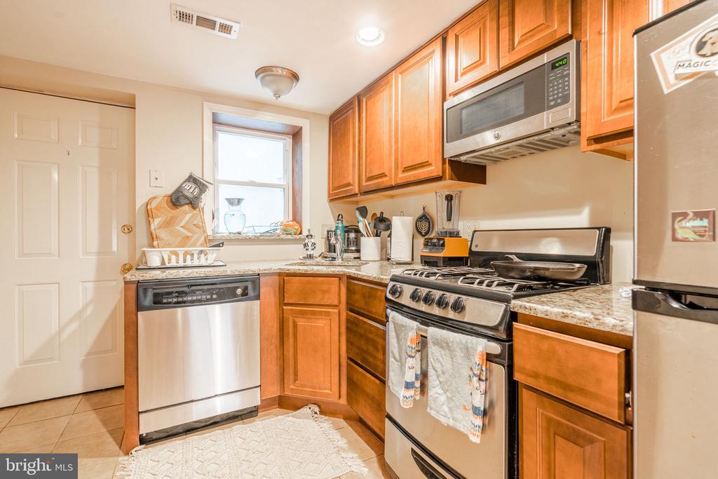 322-26 POPLAR ST #1