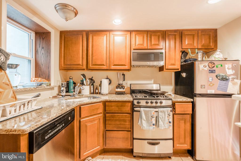 322-26 POPLAR ST #1