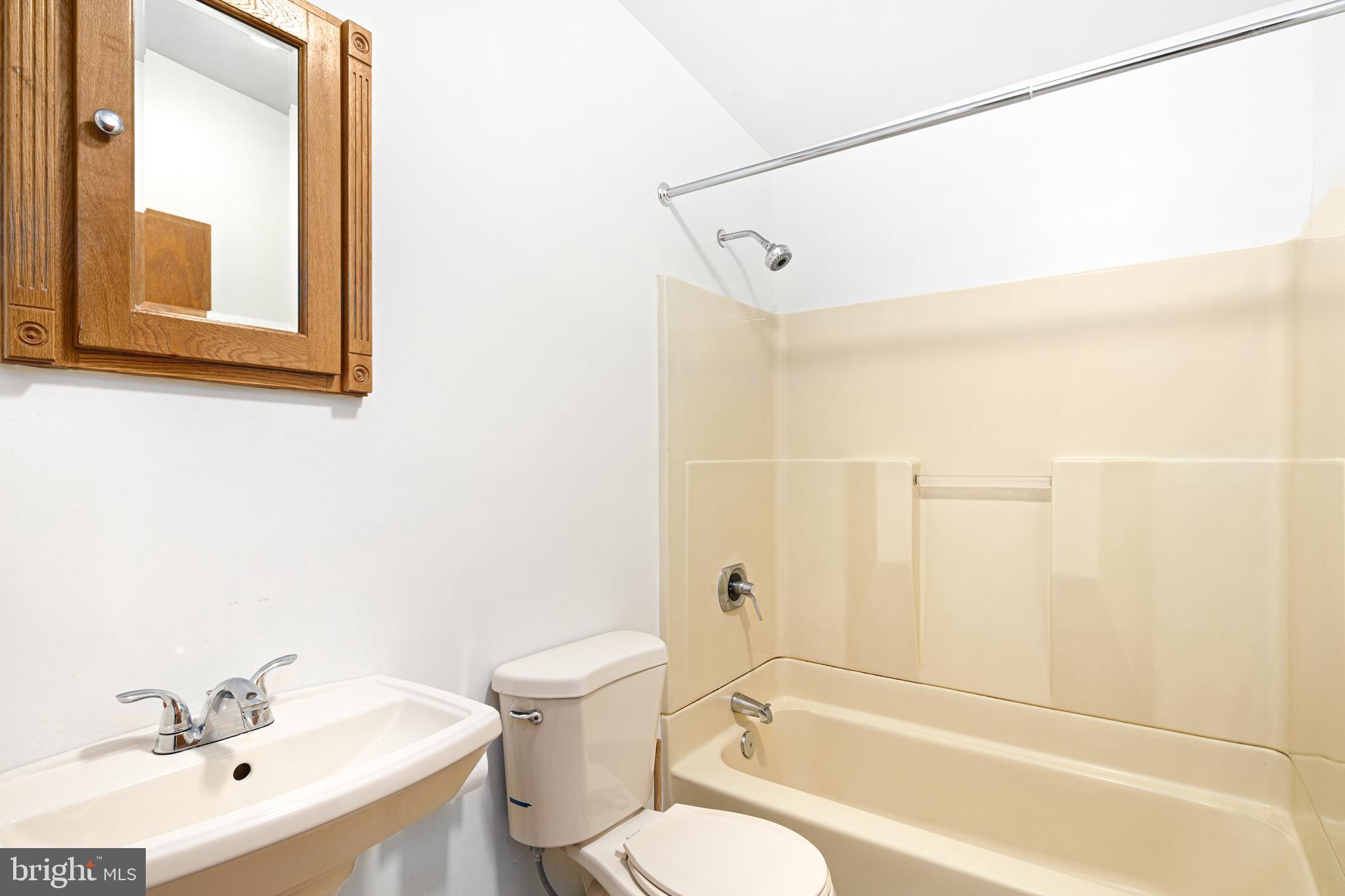 4032 POWELTON AVE #2A