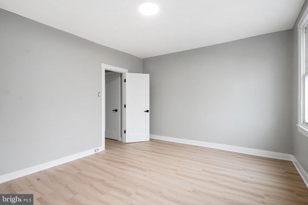 4085 MANAYUNK AVE