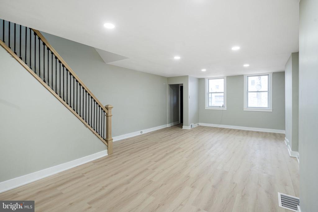 4085 MANAYUNK AVE