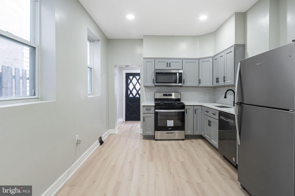 4085 MANAYUNK AVE