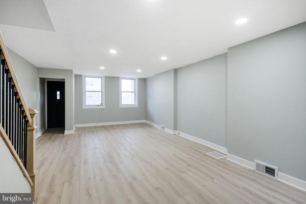 4085 MANAYUNK AVE