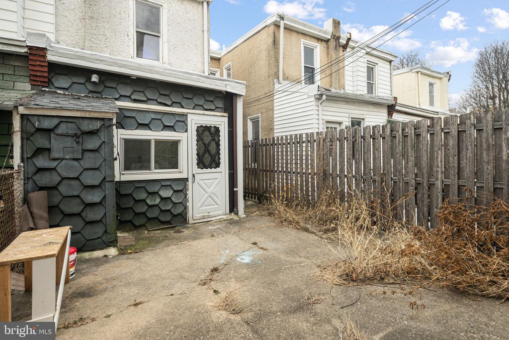 4085 MANAYUNK AVE