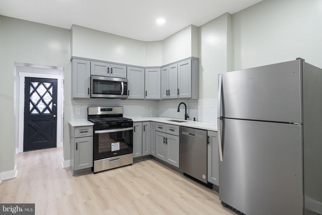 4085 MANAYUNK AVE