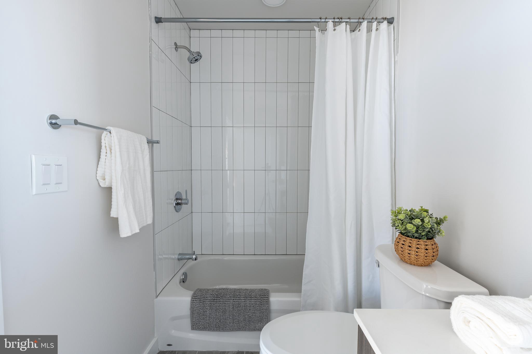 1130 N DELAWARE AVE #302