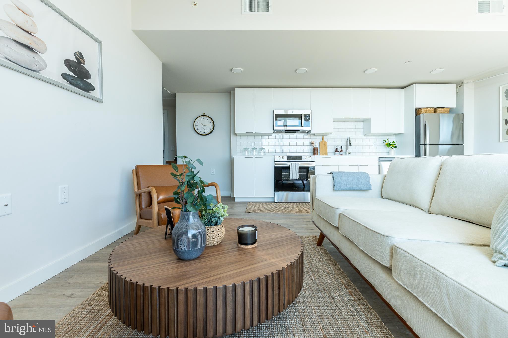 1130 N DELAWARE AVE #302