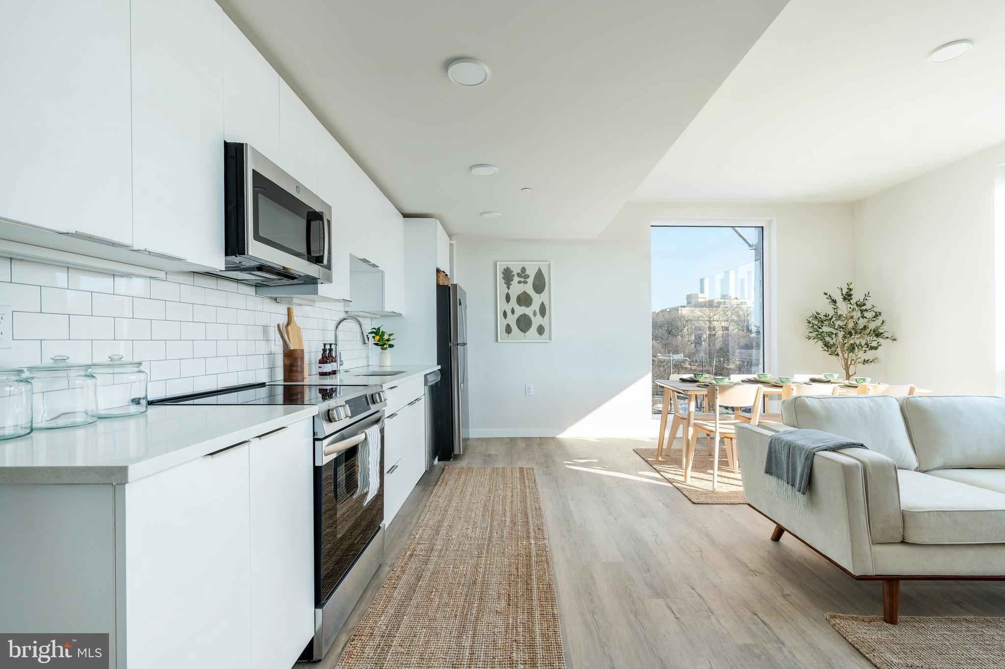 1130 N DELAWARE AVE #302