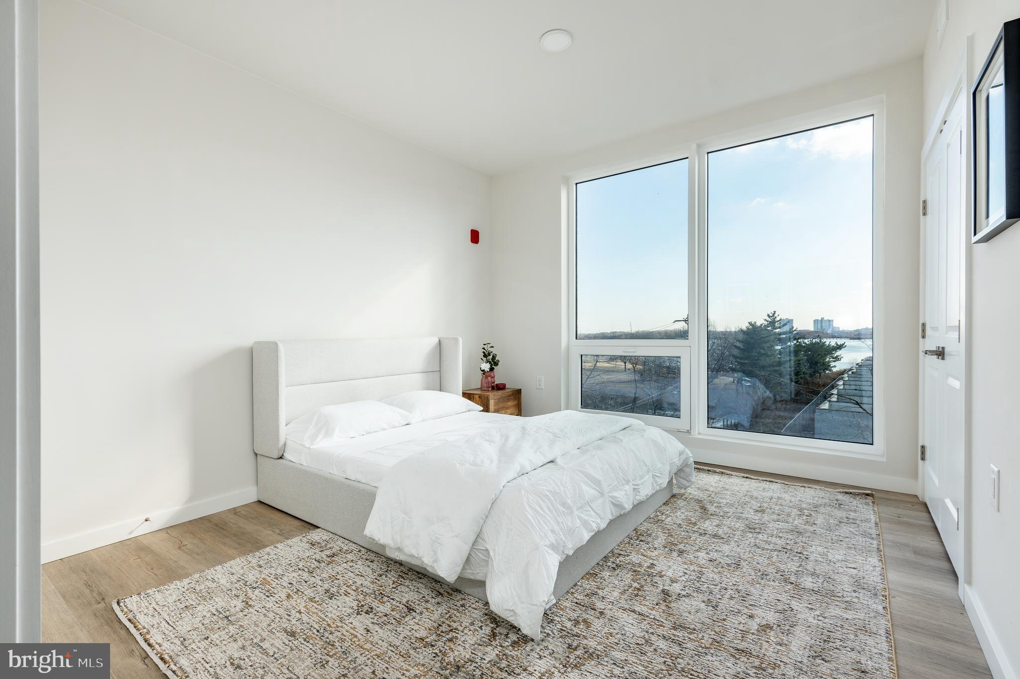 1130 N DELAWARE AVE #302