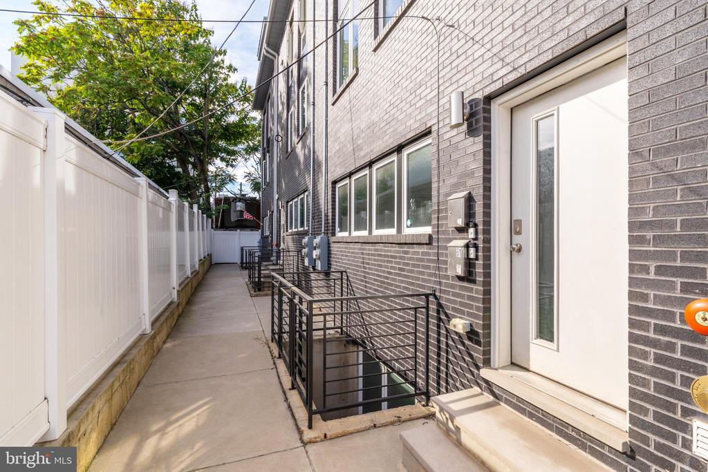 1224 N 26TH #B1