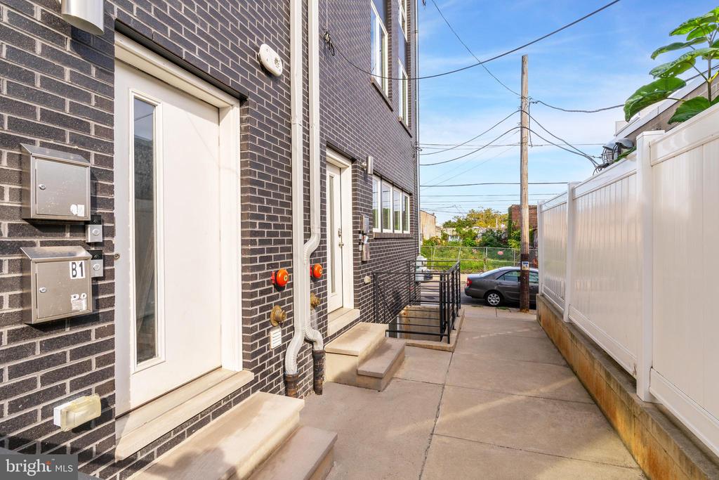 1224 N 26TH #B1