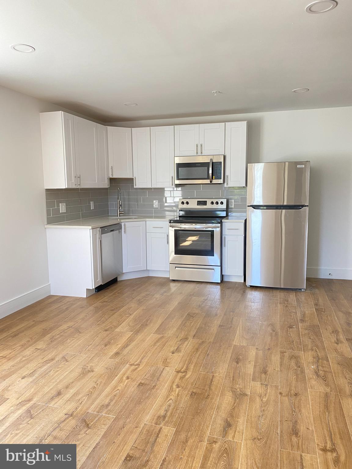 6400 HAVERFORD AVE #17