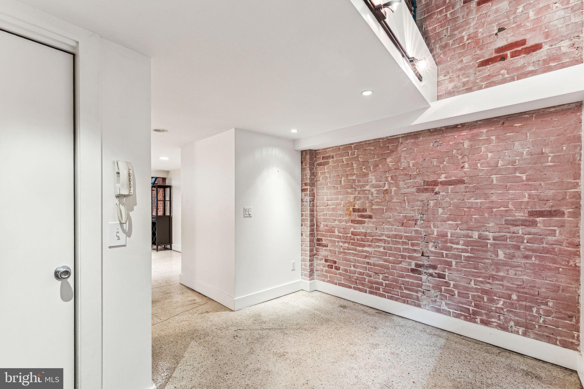 314-18 BROWN ST #204