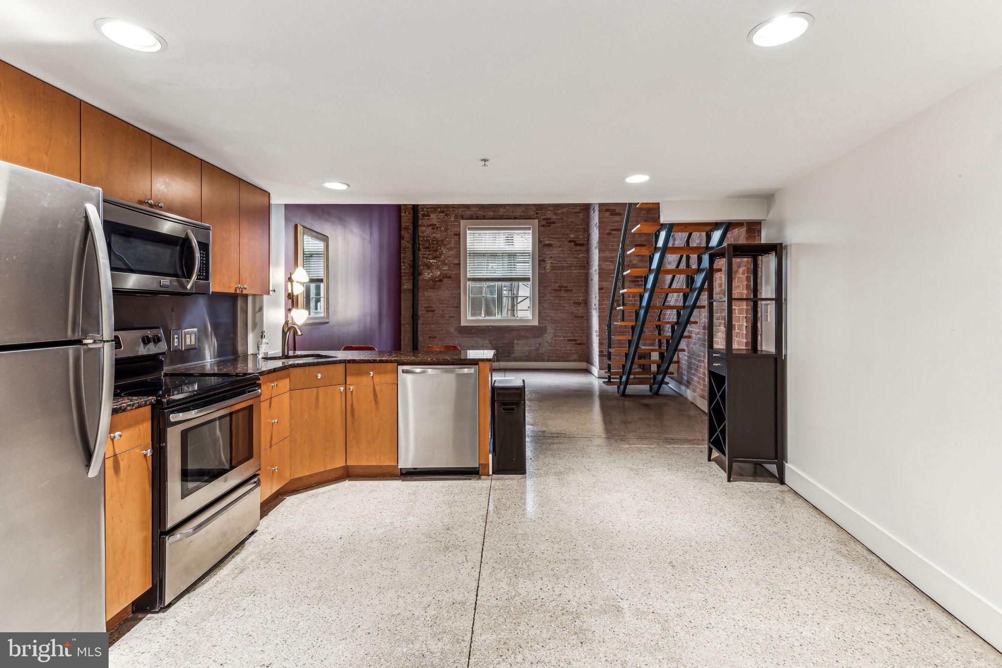 314-18 BROWN ST #204