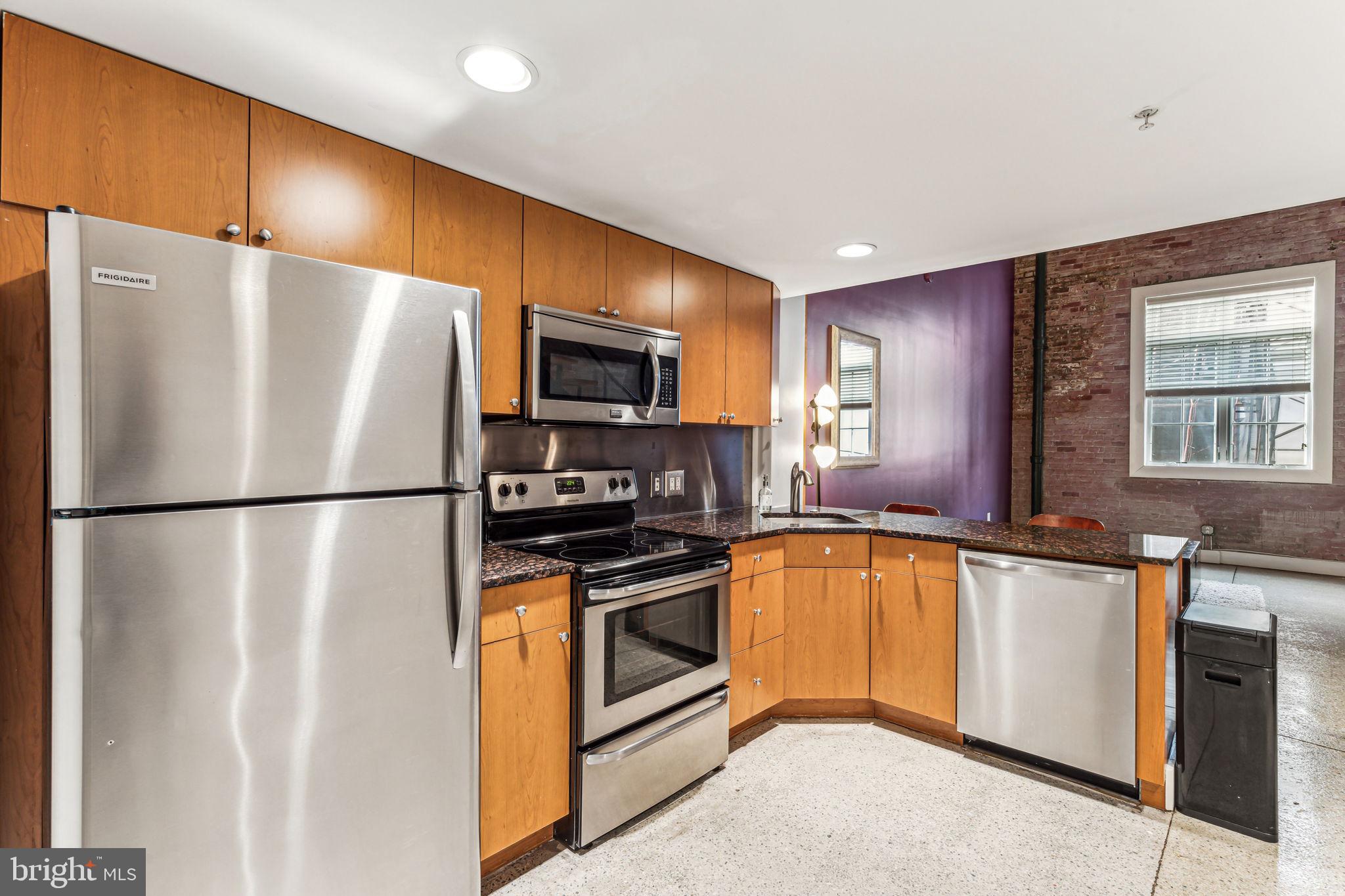 314-18 BROWN ST #204