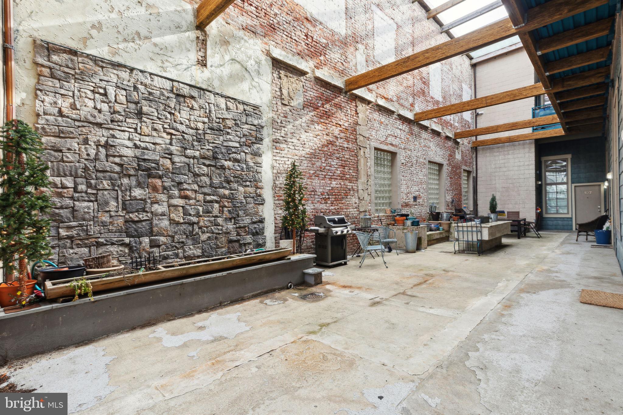 314-18 BROWN ST #204