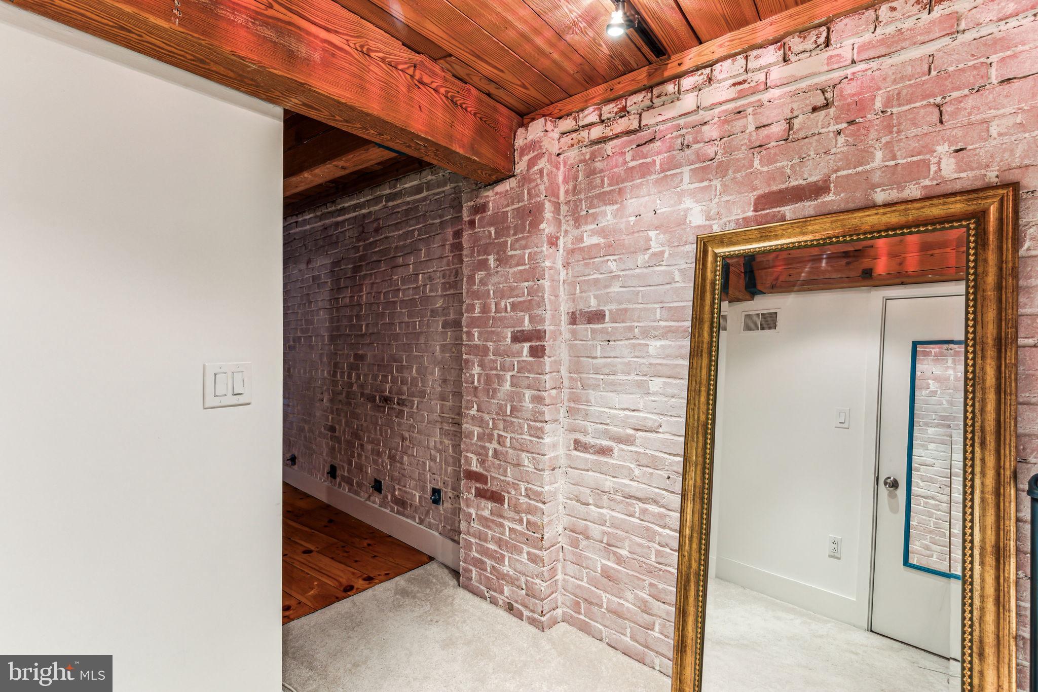 314-18 BROWN ST #204