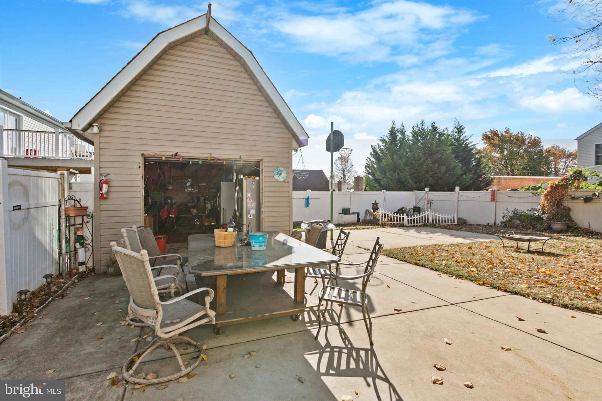 7343 Whitaker Ave