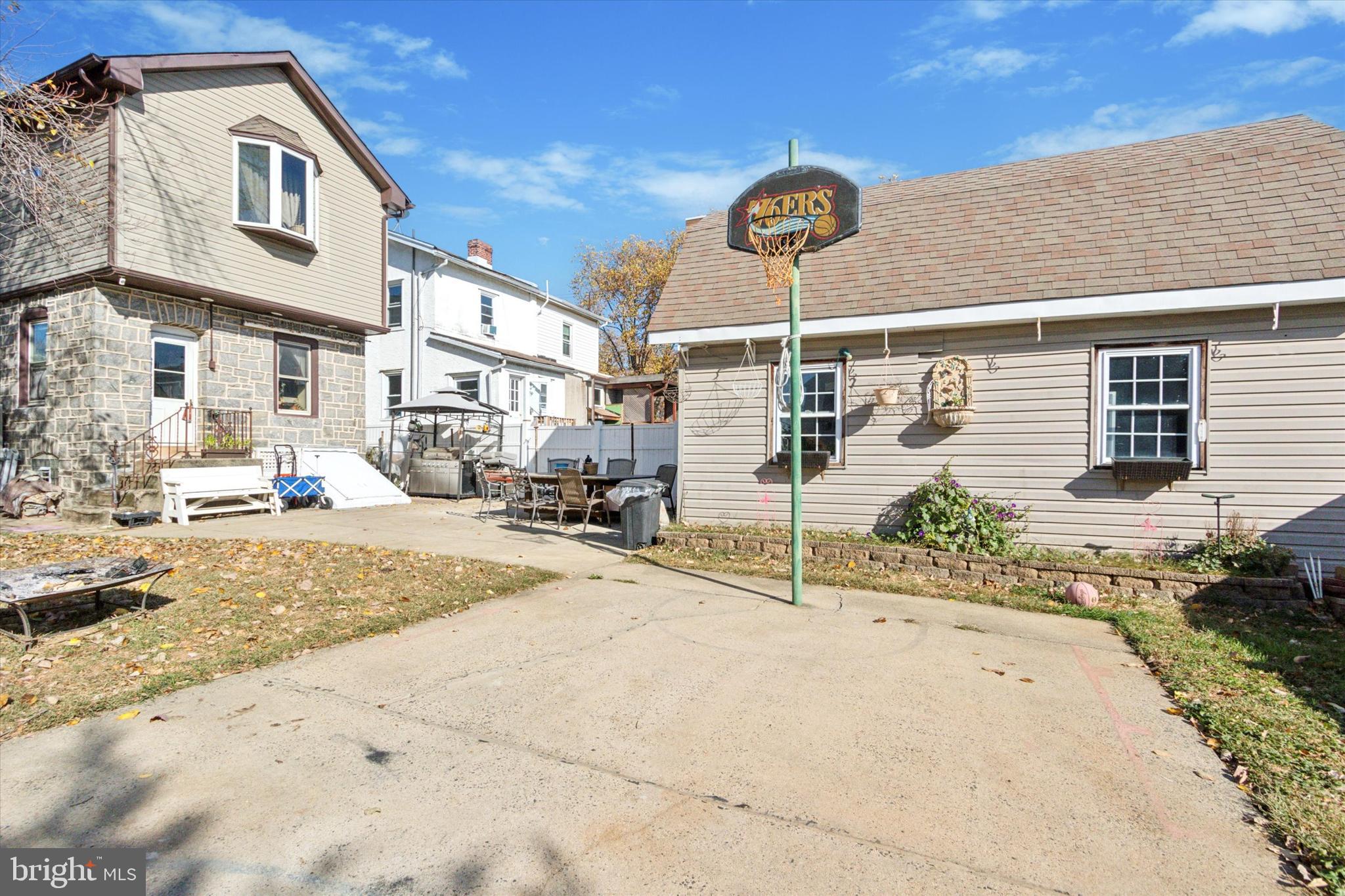 7343 Whitaker Ave