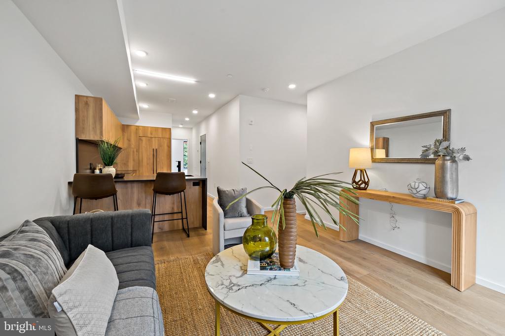 1713b Montrose St #2