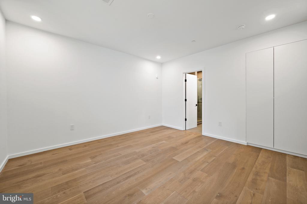 1713b Montrose St #2