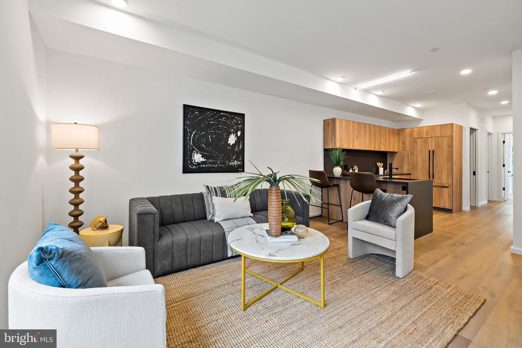 1713b Montrose St #2