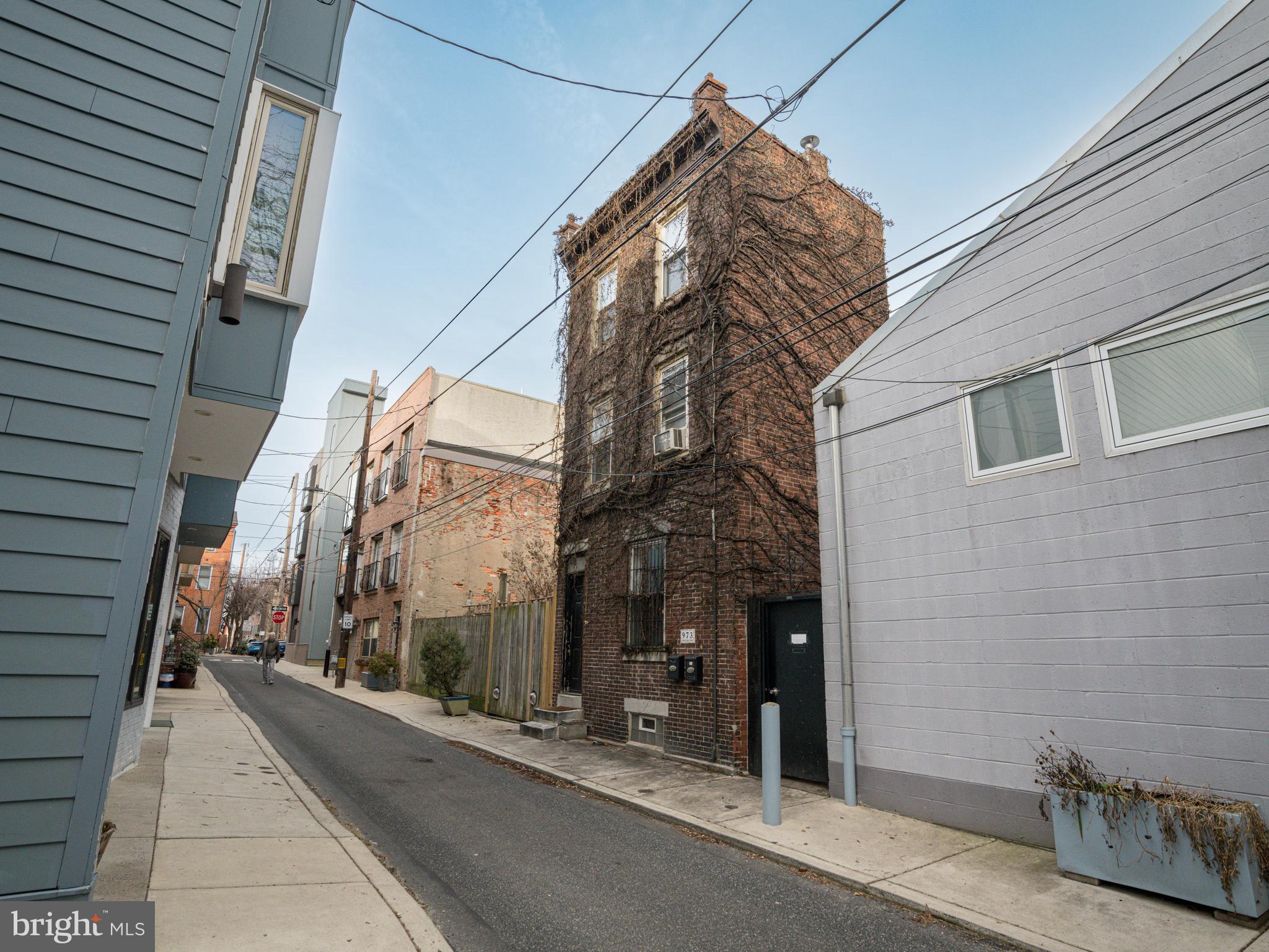 973 N LEITHGOW