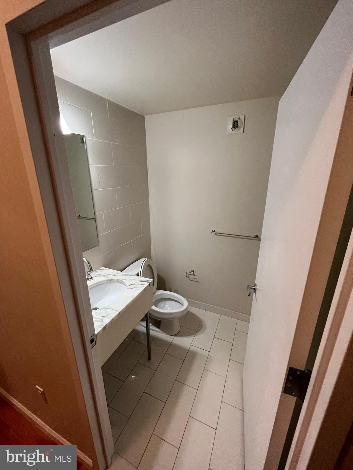 1425 LOCUST ST #16B
