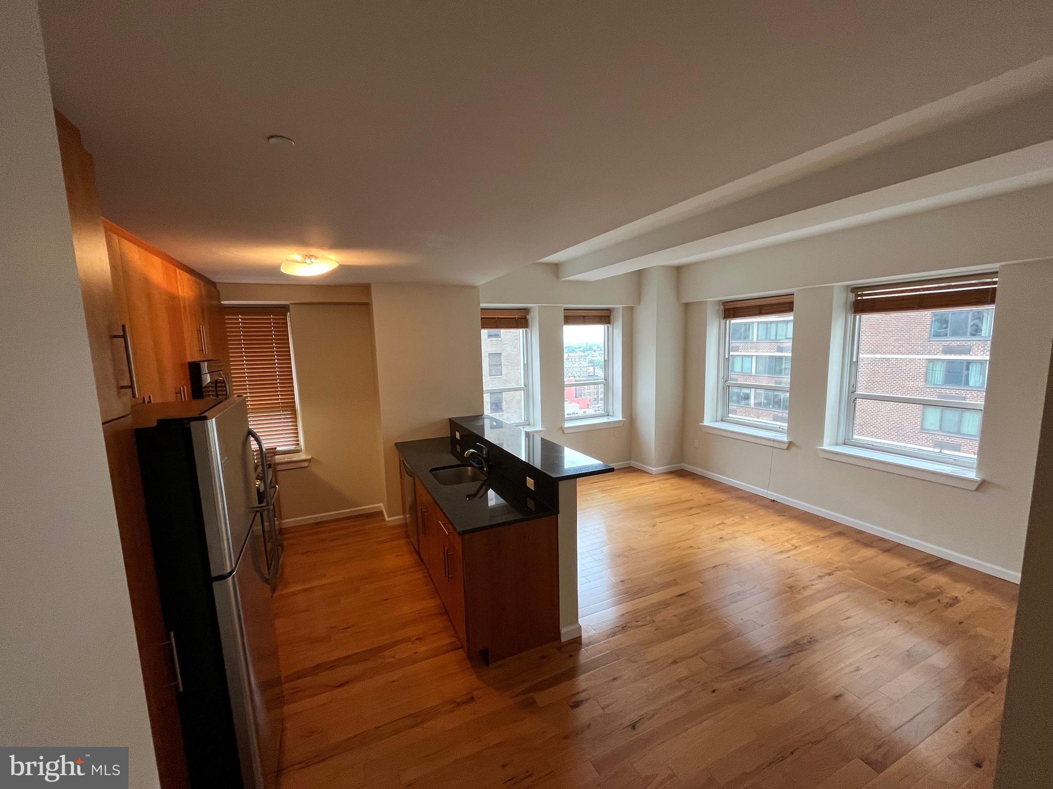1425 LOCUST ST #16B