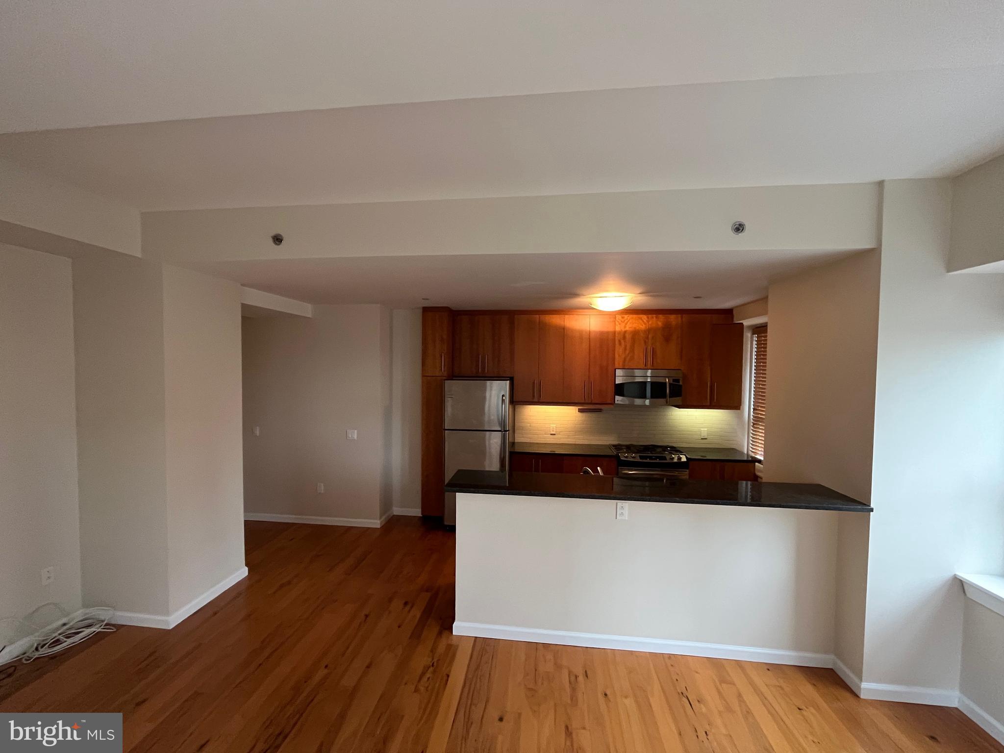1425 LOCUST ST #16B