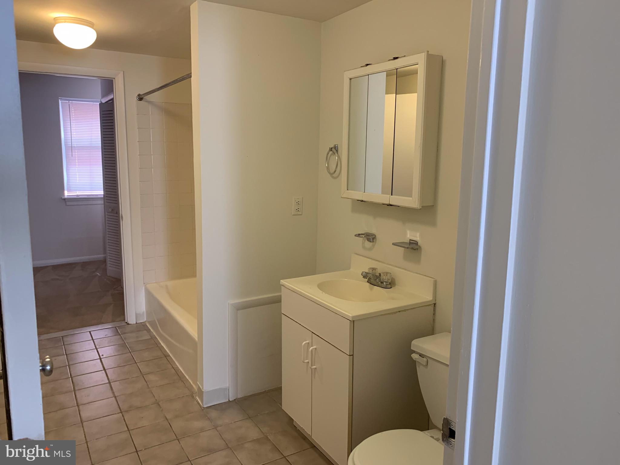 1205 LOCUST ST #UNIT 1F
